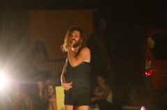Danser dans mon petit salon 18 * 6240 x 4160 * (5.71MB)